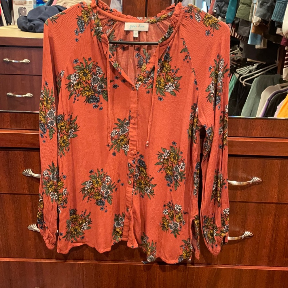 Grace and lace floral top